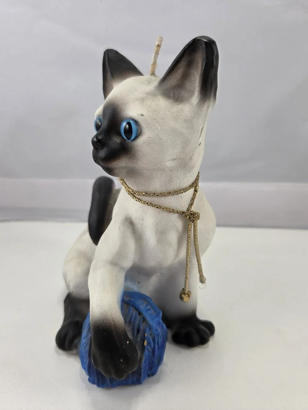 Vintage 1960s/70s Siamese Cat Figural Candle with Yarn Ball & Collar
